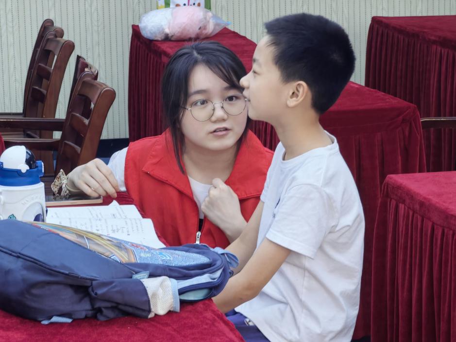 安徽學(xué)子三下鄉(xiāng)：垃圾回收齊行動，綠色環(huán)保伴我行