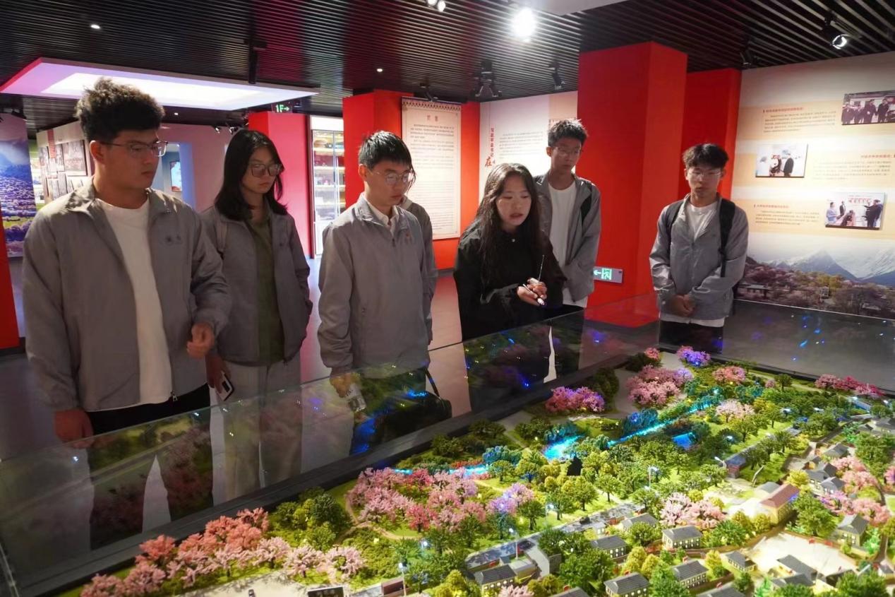 鄉村振興、民族團結之旅——河南工業大學社會實踐團隊深入西藏嘎拉村實地考察