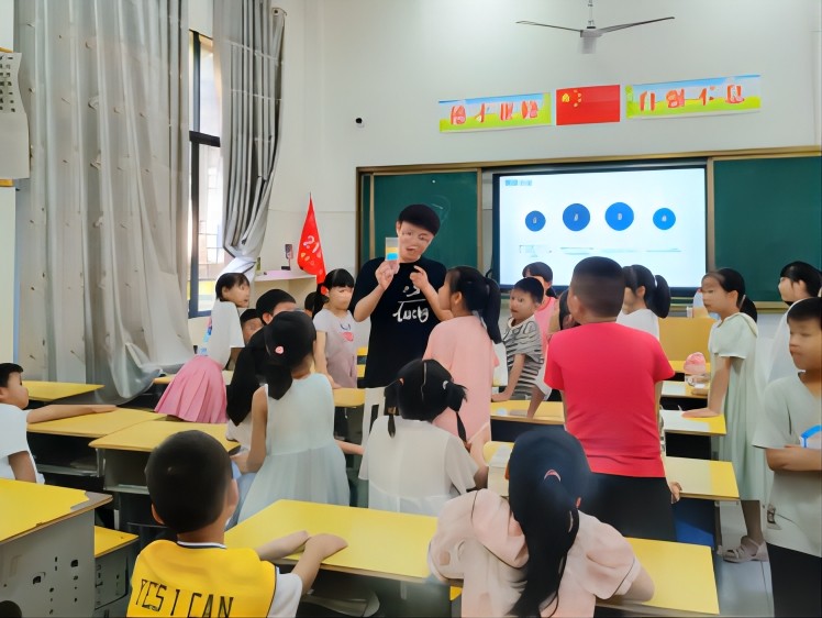 【青春建功，實踐鑄魂】童心相伴同行，共鑄七彩假期——中南大學湘雅公共衛生學院教育關愛暑期社會實踐活動正式開始！