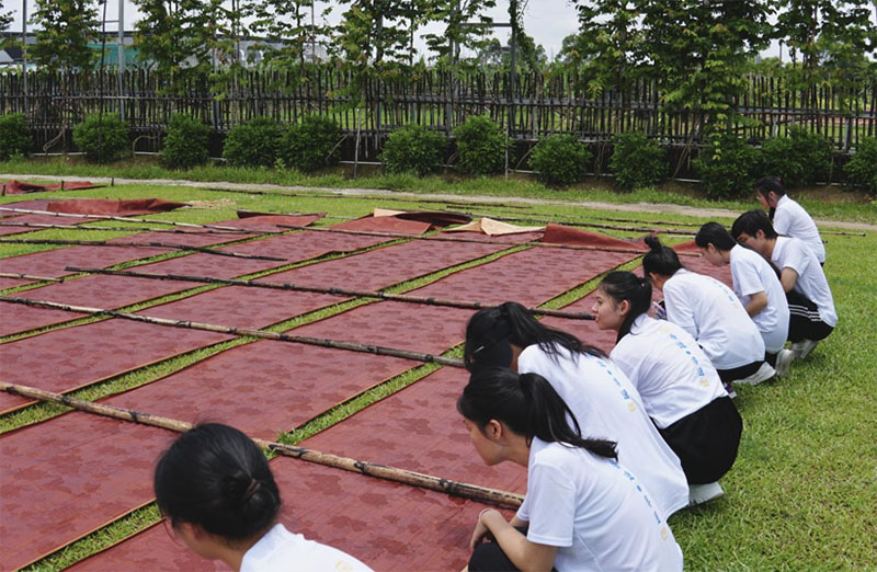 江職“香遇·非遺”實踐團尋香云紗非遺之美，助力“百千萬工程”