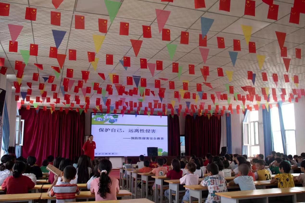 胡楊學子三下鄉(xiāng)|護蕾行動?“未”你而來