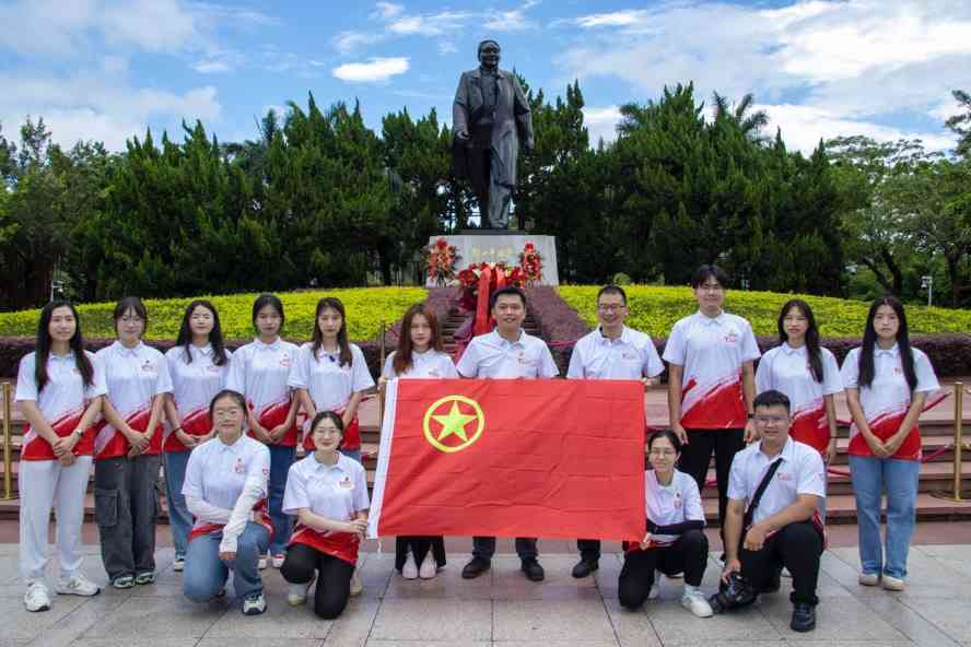 追尋領袖足跡，感悟深圳特區的滄桑巨變