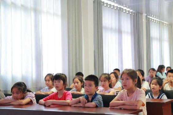 重慶幼專學子“三下鄉”：青春合力共筑夢，光影啟迪心智航