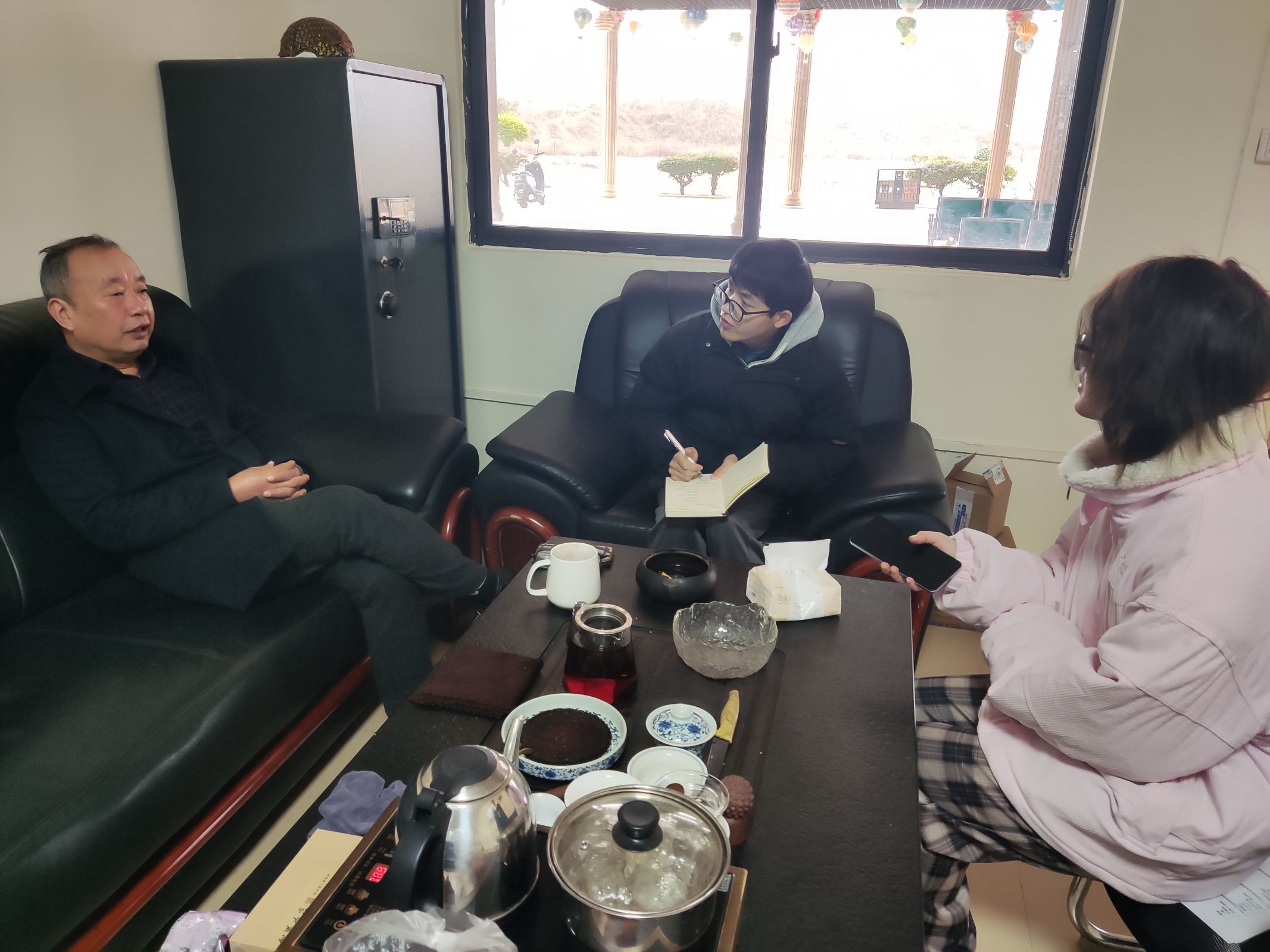 團(tuán)隊成員對景區(qū)負(fù)責(zé)人進(jìn)行訪談
