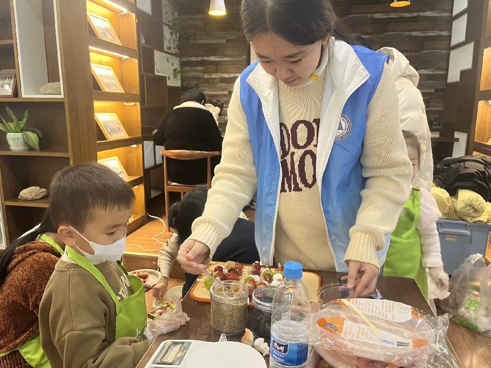 甜蜜“串”播文化，樂享童趣“食”光