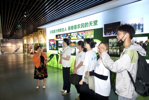 泰州學(xué)院經(jīng)濟(jì)與管理學(xué)院開(kāi)展暑期紅色調(diào)研活動(dòng)