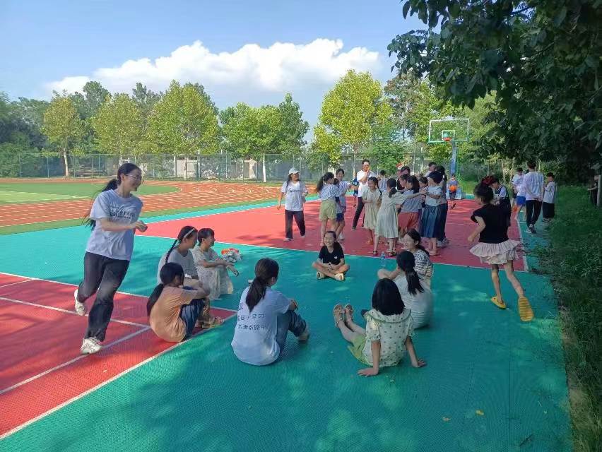 燃青春，正夏日：星光支教隊在育英中學(xué)開展趣味運動會！