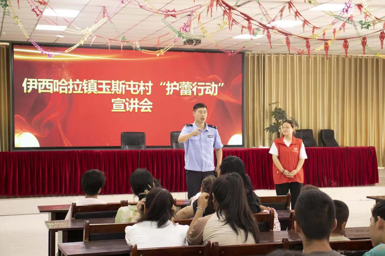 塔里木大學胡楊學子三下鄉(xiāng)|關愛兒童 共同守護祖國的未來