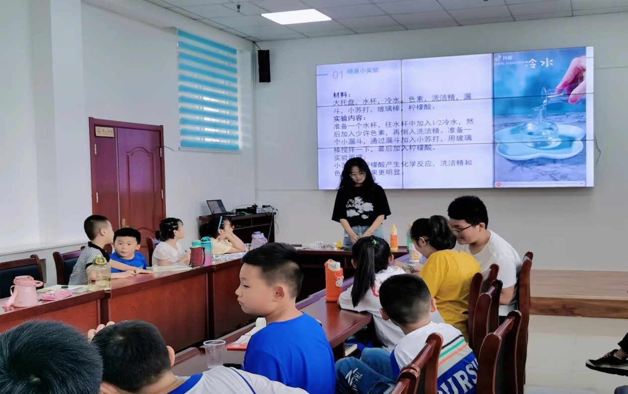 曲園學(xué)子三下鄉(xiāng)：知識培養(yǎng)興趣，提高科學(xué)素養(yǎng)