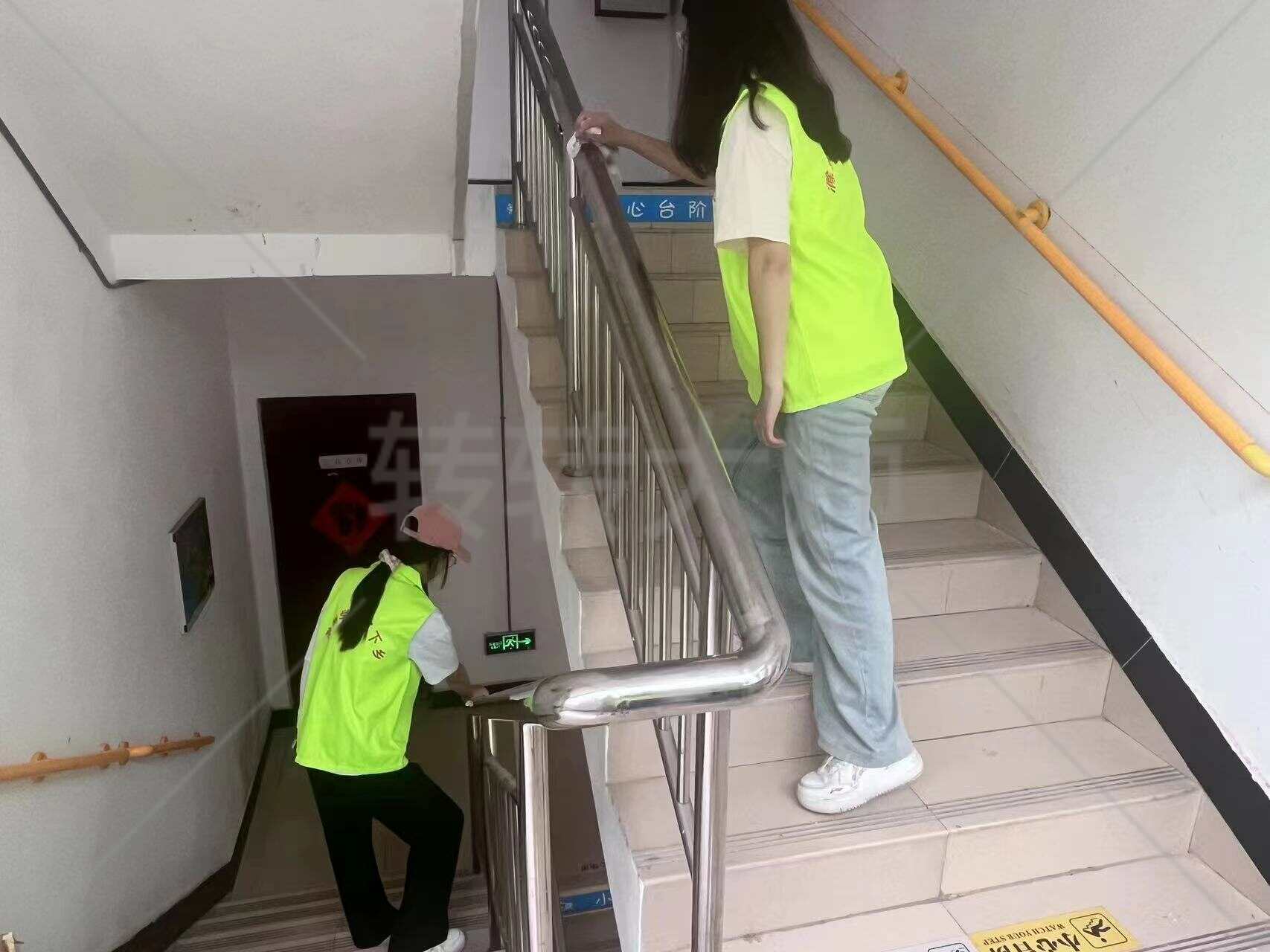 滁州學院暑期“三下鄉(xiāng)”                         ——尊老敬老仁之本，和諧社會孝當先