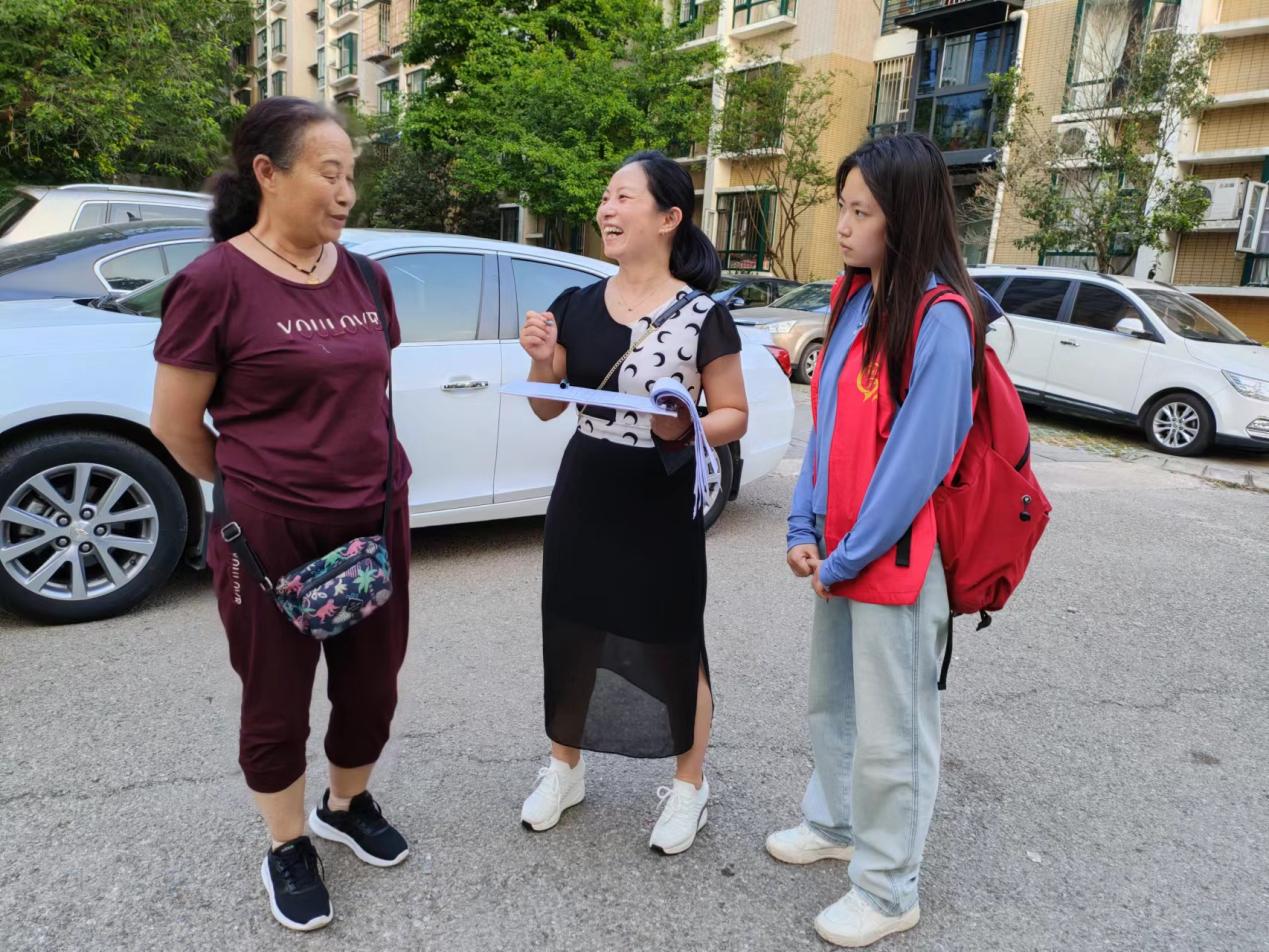 貴大學(xué)子三下鄉(xiāng)：垃圾分類(lèi)宣傳入社區(qū)