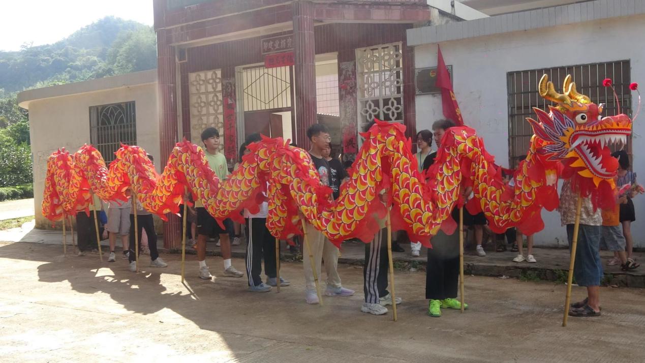 聆聽(tīng)客韻回聲，賡續(xù)非遺血脈 ——華南師范大學(xué)柳夏星火暑期社會(huì)實(shí)踐服務(wù)隊(duì)“非遺客韻”系列課程通訊稿