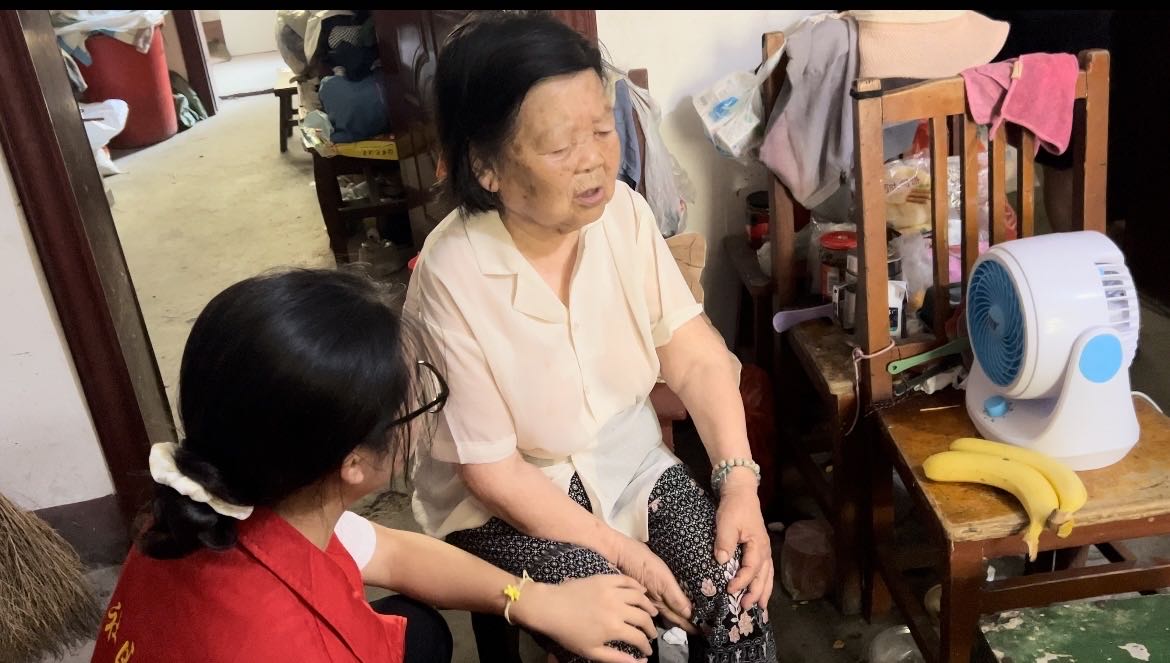 到基層去，中南學(xué)子感悟社區(qū)黨魂