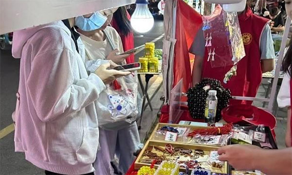 閩江學院大學生為社會福利填份力，爭當志愿服務生力軍
