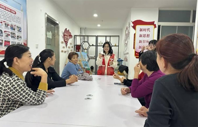 山東大學城市社區隔代養育群體關護項目實踐隊開展專業勞動教育活動